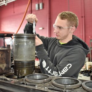 CCCTC Diesel Equipment Maintenance & Repair Students Learn to Measure Liner Flanges